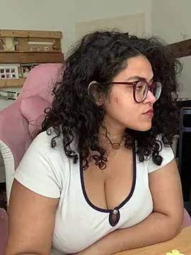 Curvydesifromgermany online show from June 2026 01:48:02 PM