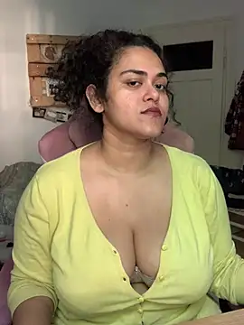Curvydesifromgermany online show from June 2026 03:27:01 PM