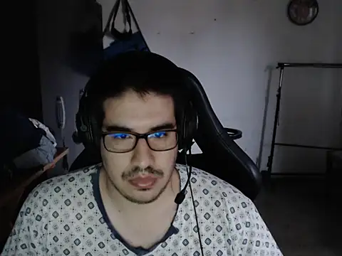 thealfawolf01 online show from July 2026 09:22:01 PM