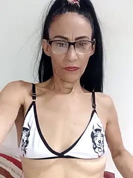 Snapshot of BarbaraMature chatting on April 2026 07:15:01 PM BarbaraMature online show from April 2026 07:15:01 PM