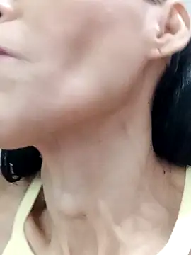 Snapshot of BarbaraMature chatting on April 2026 04:23:01 PM BarbaraMature online show from April 2026 04:23:01 PM