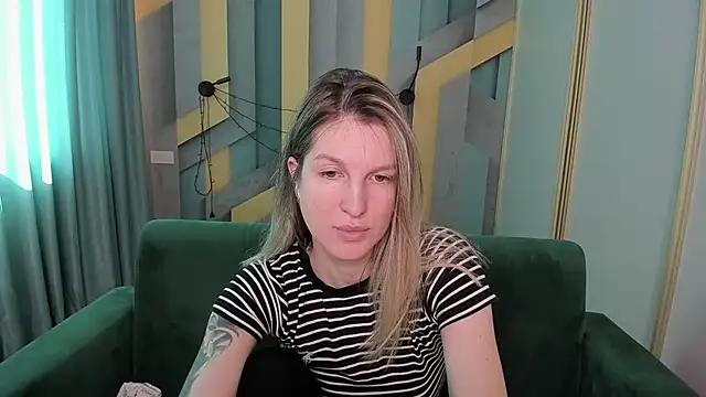 EmilyWalkeri online show from March 2026 08:06:01 AM