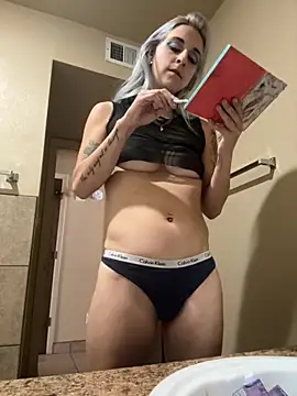 Snapshot of brooklyn3twelve chatting on October 2025 09:13:01 PM brooklyn3twelve online show from October 2025 09:13:01 PM