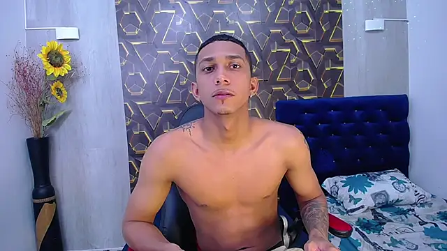 dominic smith  online show from March 2026 03:18:02 AM