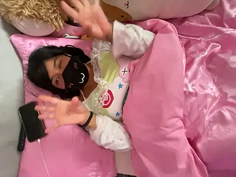 Onlypawzz online show from March 2026 04:23:01 PM