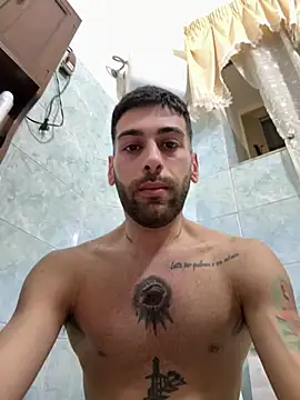 Snapshot of Enzoblood1 chatting on February 2026 01:32:01 AM Enzoblood1 online show from February 2026 01:32:01 AM