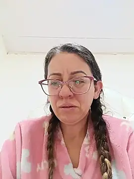 Snapshot of miss_hanna07 chatting on July 2026 02:43:01 PM miss hanna07 online show from July 2026 02:43:01 PM