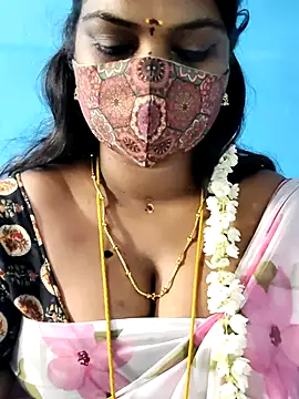 Snapshot of mayaa2u chatting on July 2026 04:07:01 AM mayaa2u online show from July 2026 04:07:01 AM