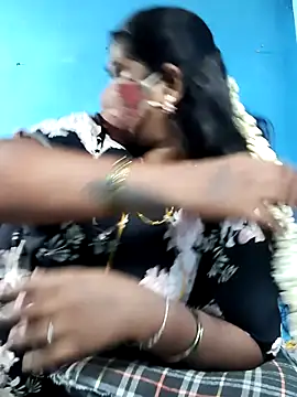 Snapshot of mayaa2u chatting on July 2026 05:40:02 PM mayaa2u online show from July 2026 05:40:02 PM