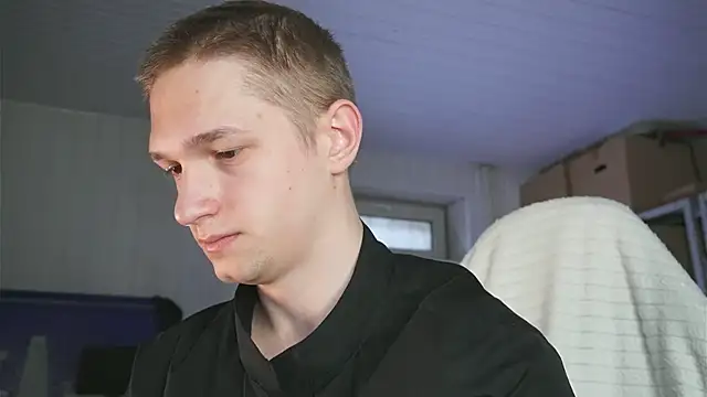 dustyn fox online show from April 2026 06:32:01 AM