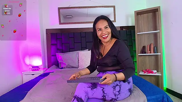 Snapshot of Anthonelaa__ chatting on June 2026 07:29:01 PM Anthonelaa online show from June 2026 07:29:01 PM
