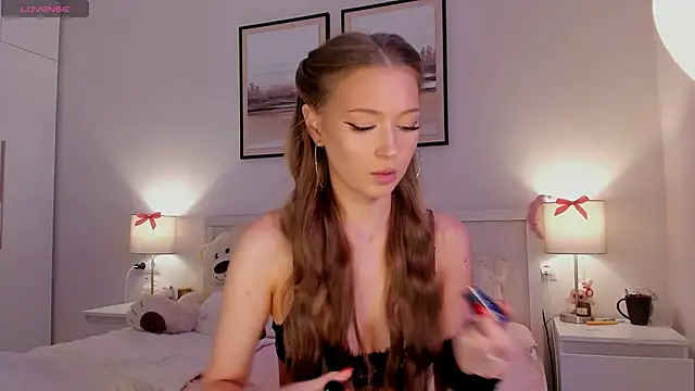 diana nier online show from April 2026 07:19:02 PM