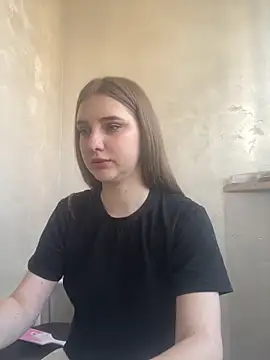 Snapshot of MollyDolle chatting on April 2026 11:03:02 AM MollyDolle online show from April 2026 11:03:02 AM