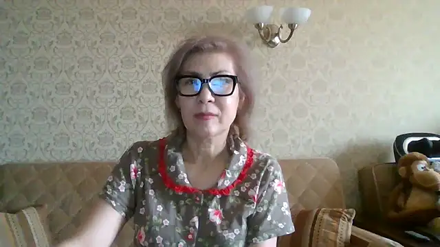 Snapshot of Elegant00Lady chatting on June 2026 08:31:01 AM Elegant00Lady online show from June 2026 08:31:01 AM