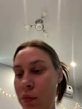MiaNell online show from May 2026 01:08:01 PM
