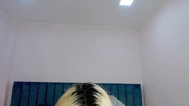 april bunnyy online show from March 2026 07:50:01 PM