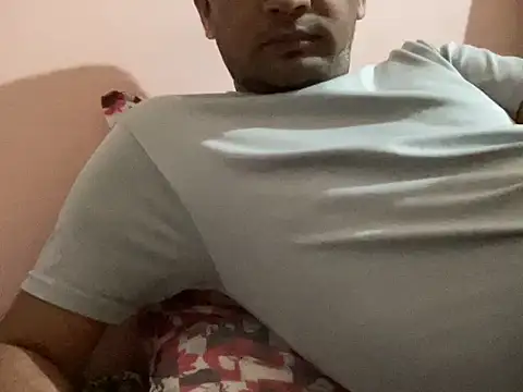 Snapshot of NiceBoy9099 chatting on November 2025 05:57:01 PM NiceBoy9099 online show from November 2025 05:57:01 PM