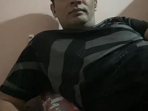 Snapshot of NiceBoy9099 chatting on November 2025 05:51:02 PM NiceBoy9099 online show from November 2025 05:51:02 PM