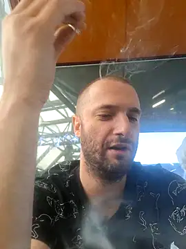 Zlyzloba21 online show from May 2026 01:52:02 PM