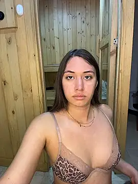 Barbielatinas online show from March 2026 11:10:01 PM