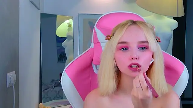 b4by LoL1 online show from April 2026 12:20:01 PM