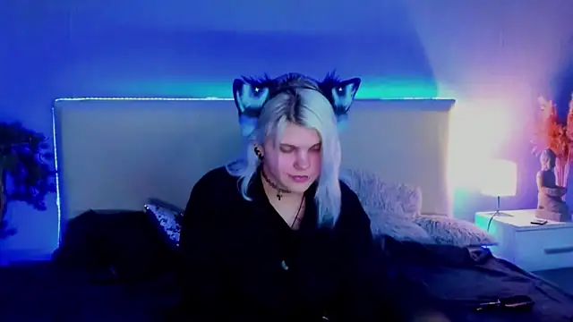 JoannLowe online show from March 2025 03:01:01 AM