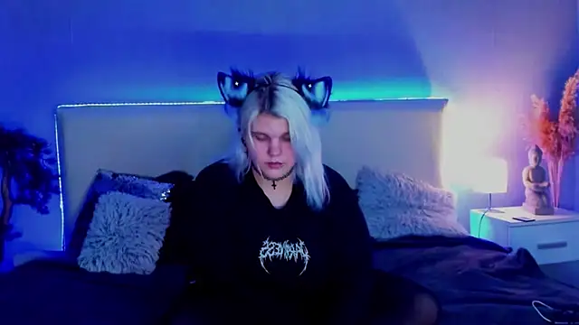 JoannLowe online show from March 2025 09:00:02 PM