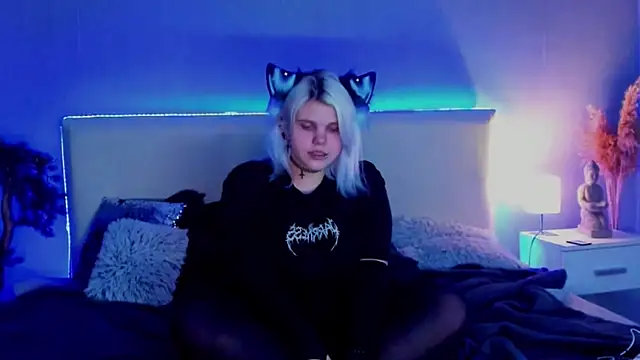 JoannLowe online show from March 2025 12:04:02 AM