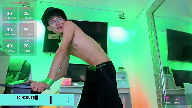 Twinkie-Alex18 online show from March 2025 10:15:01 PM