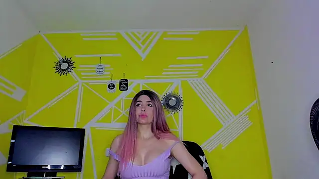 Nikolle Rouss online show from November 2025 04:09:01 PM