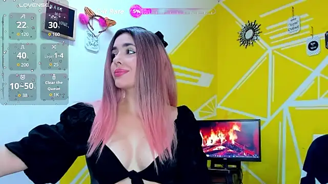 Nikolle Rouss online show from February 2026 11:54:01 PM