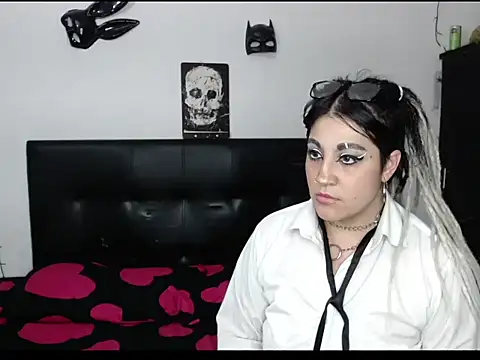 Bonnie-Clark online show from June 2026 03:00:02 AM