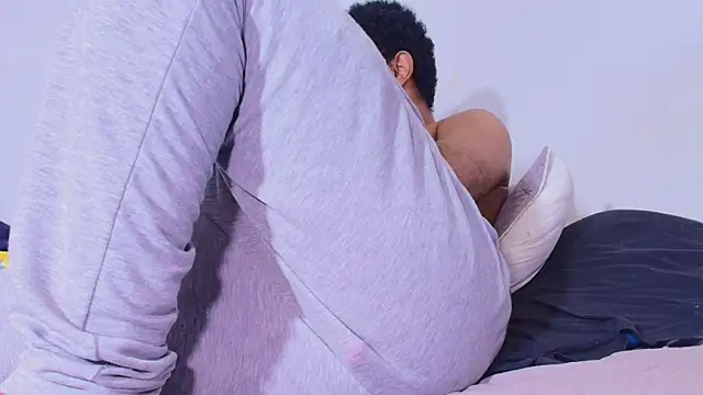 KaelMoreau online show from April 2026 07:07:02 PM