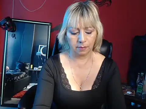 KLOE PIELL online show from March 2026 08:05:02 PM