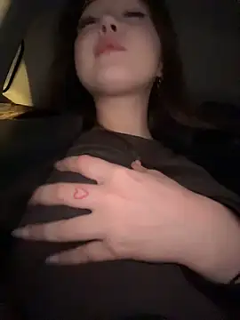 Snapshot of Peachy_Dream chatting on October 2025 06:32:01 PM Peachy Dream online show from October 2025 06:32:01 PM