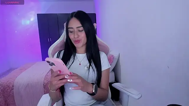 Tinylottie online show from April 2026 03:23:01 PM