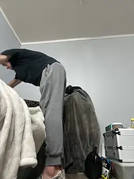 UtopianMisfit1 online show from April 2026 03:55:01 AM