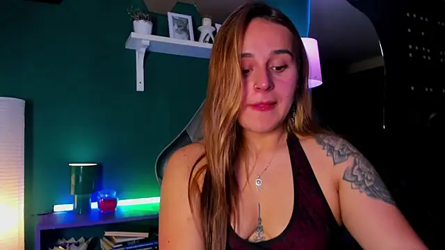 Snapshot of evy_orange1 chatting on June 2026 03:48:02 AM evy orange1 online show from June 2026 03:48:02 AM