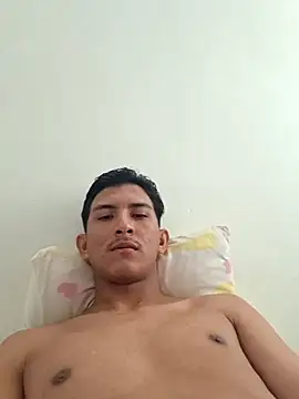 Snapshot of Guti_hazz chatting on December 2025 12:03:02 PM Guti hazz online show from December 2025 12:03:02 PM