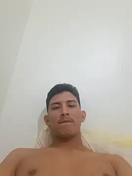 Snapshot of Guti_hazz chatting on December 2025 11:54:01 PM Guti hazz online show from December 2025 11:54:01 PM