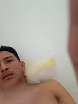 Snapshot of Guti_hazz chatting on December 2025 10:54:02 AM Guti hazz online show from December 2025 10:54:02 AM