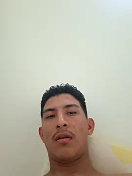 Snapshot of Guti_hazz chatting on December 2025 11:17:01 AM Guti hazz online show from December 2025 11:17:01 AM