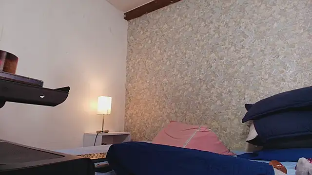 nicol f online show from September 2025 07:26:02 PM