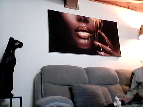 Bigkisslove online show from April 2026 12:08:02 AM