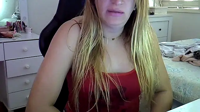 Snapshot of luizacandy chatting on June 2026 03:42:02 PM luizacandy online show from June 2026 03:42:02 PM