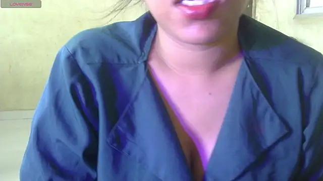 Snapshot of Preeti-Sexy chatting on June 2026 10:01:01 AM Preeti-Sexy online show from June 2026 10:01:01 AM