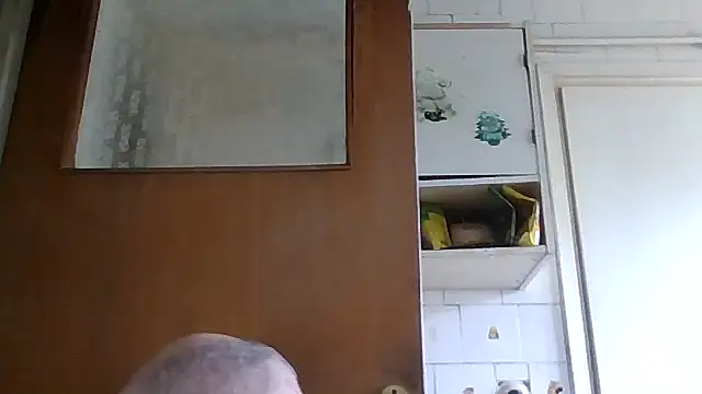 Snapshot of mariusica1@xh chatting on June 2026 03:27:02 PM mariusica1xh online show from June 2026 03:27:02 PM