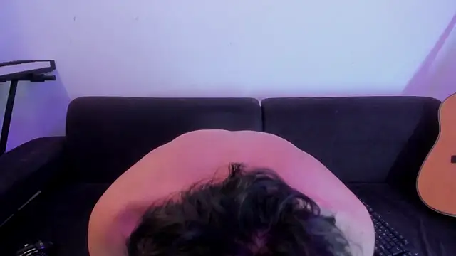 Henrikk senn online show from March 2026 08:40:01 AM