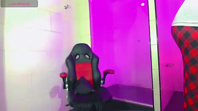 Snapshot of nicol_gill_ chatting on February 2025 11:42:02 AM nicol gill online show from February 2025 11:42:02 AM