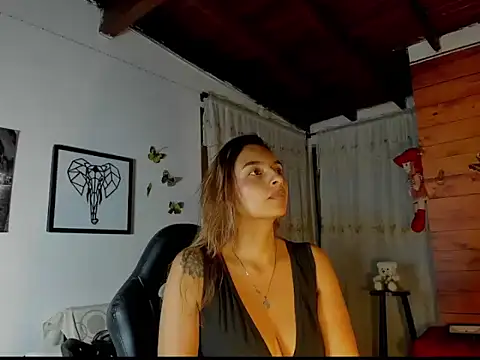 Snapshot of mykaelahoney chatting on February 2026 04:51:02 AM mykaelahoney online show from February 2026 04:51:02 AM